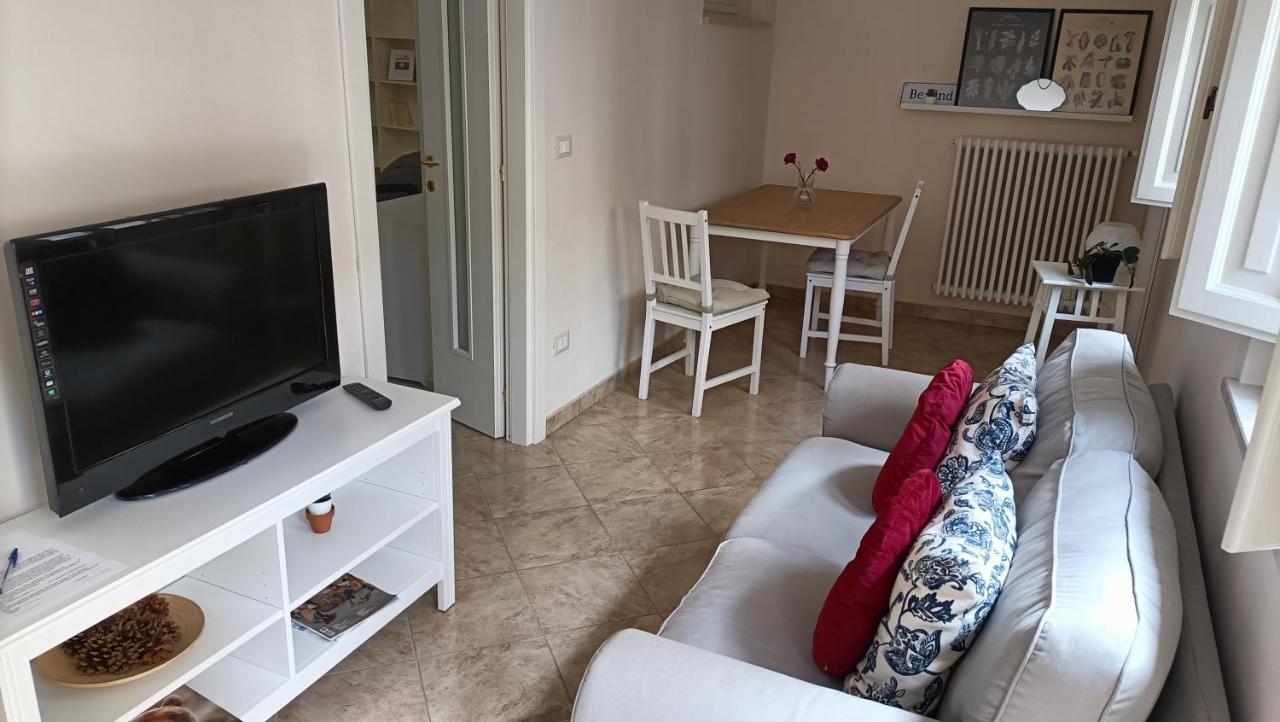 Cozy House Con Corte Privata In Centro Storico Aq LʼAquila Extérieur photo